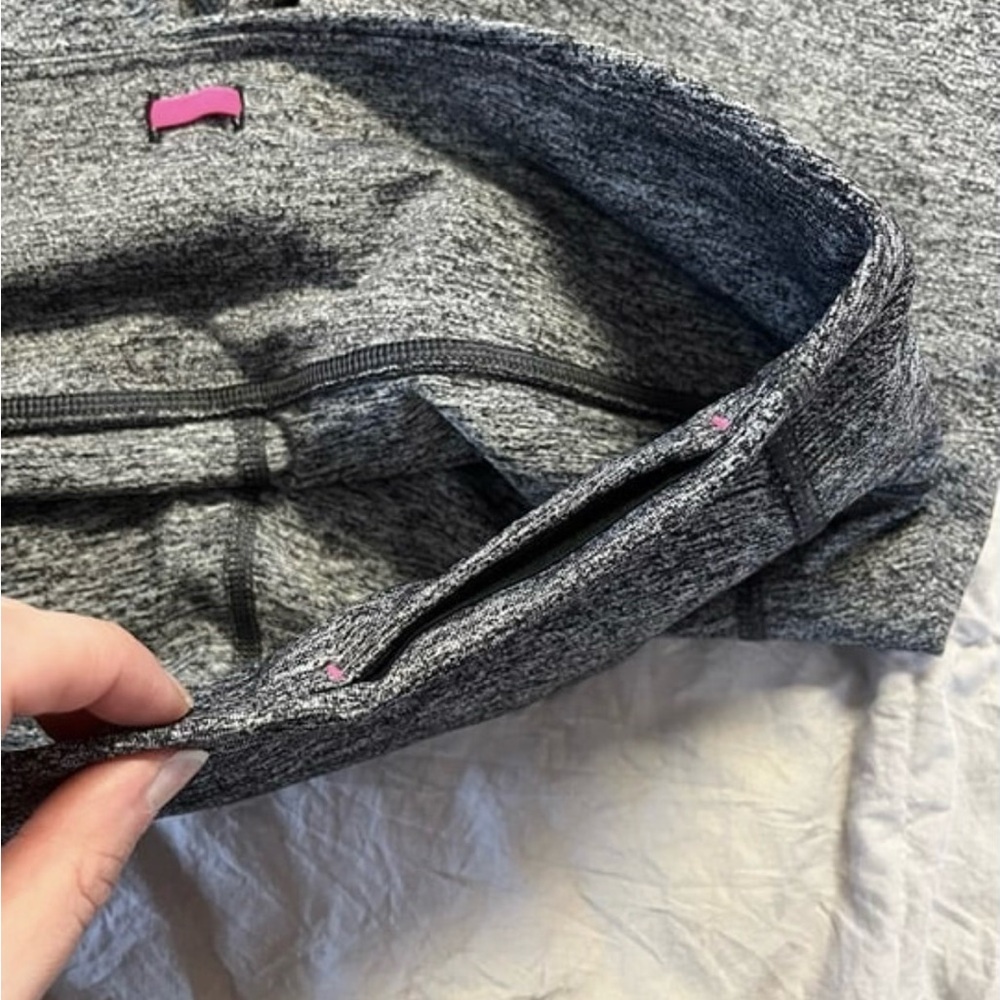 NWOT Victoria's Secret VSX Sport Knockout Capri Leggings - Picture 7 of 7